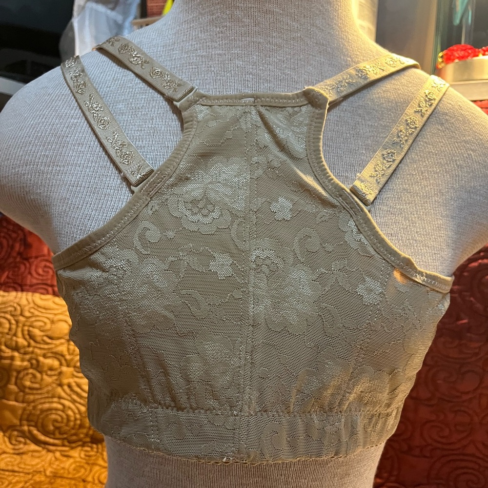 💥3/$13.00 💥Chic shaper Beige Large ( 40-42)